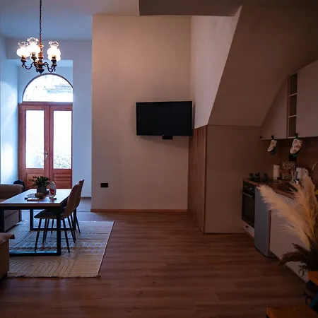 Nest * Μόσταρ