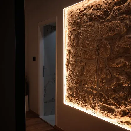 Nest * Μόσταρ